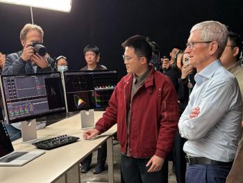 探班拍摄现场！库克现身iPhone 17 Pro Max竖屏武侠短片剧组